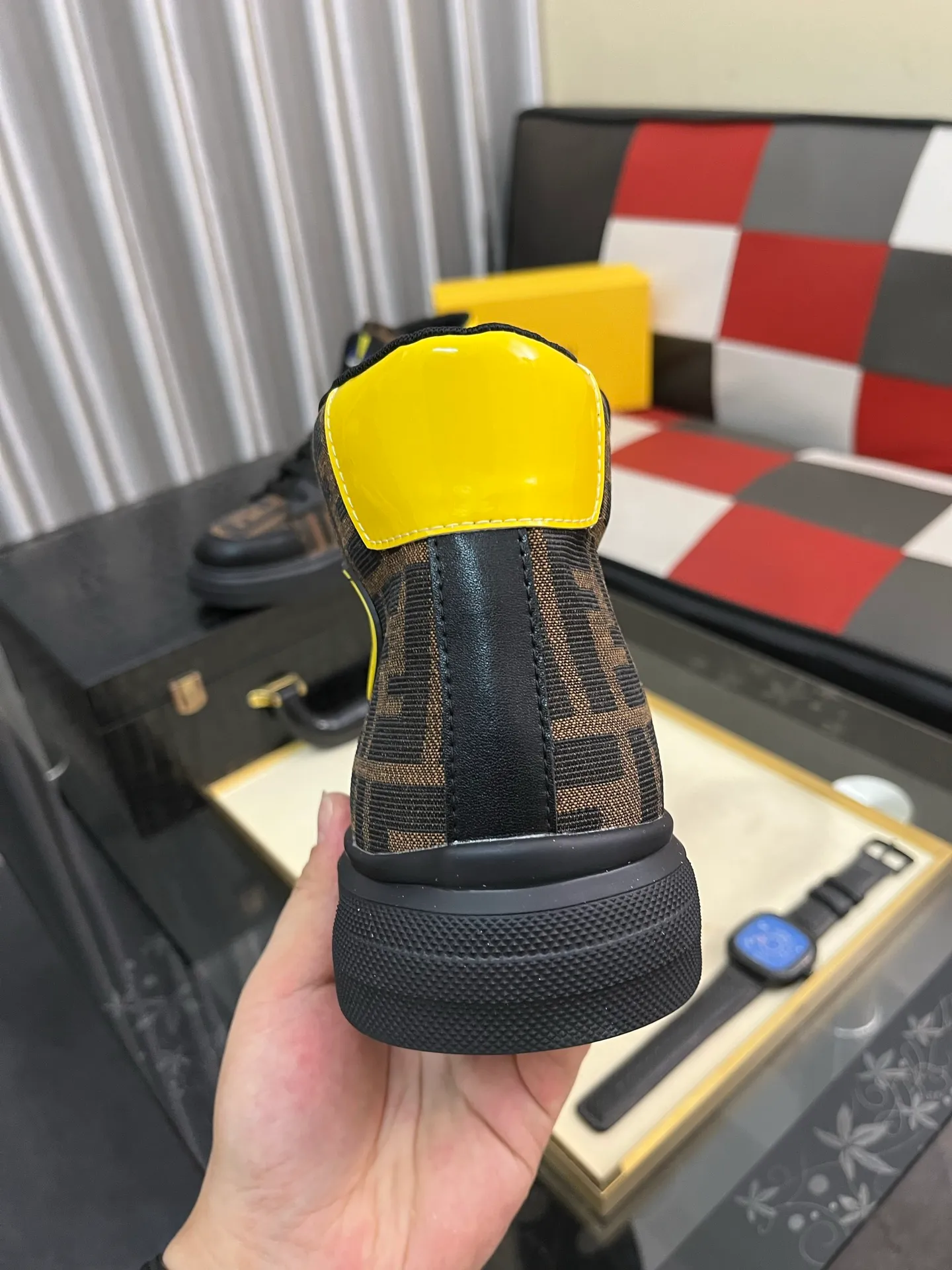 Men's Men's Shoes 💰440⌚️⌚️《 Fendi FENDI* 》 Latest hot-selling casual shoes, top brand [seduce] luxury ~ purchasing agency, top quality ~. [Strong] The upper is made of imported breathable cowhide with material ➕ breathable sheepskin lining (•) and fine workmanship. The original stylish and stylish soft rubber wear-resistant outsole is light and comfortable on the feet. The real thing looks better when taken in real life. Number of sizes: 38-442️⃣Colors available